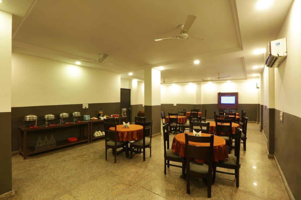 Hotel Green Plaza At Airport Nueva Delhi Exterior foto