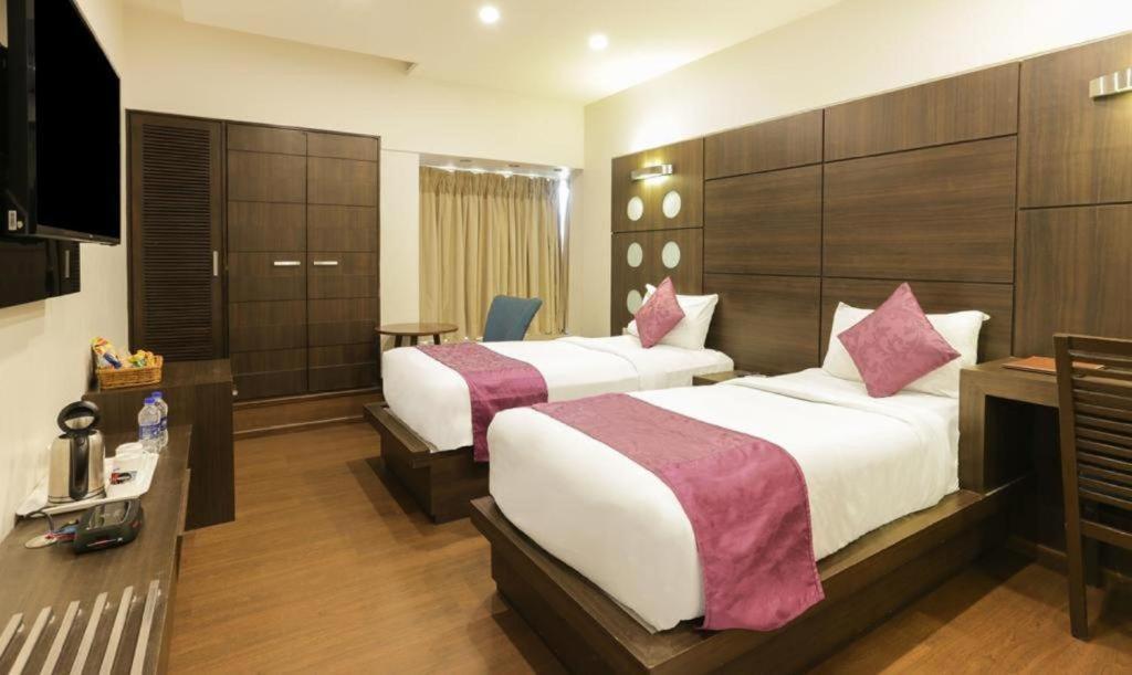 Hotel Green Plaza At Airport Nueva Delhi Exterior foto